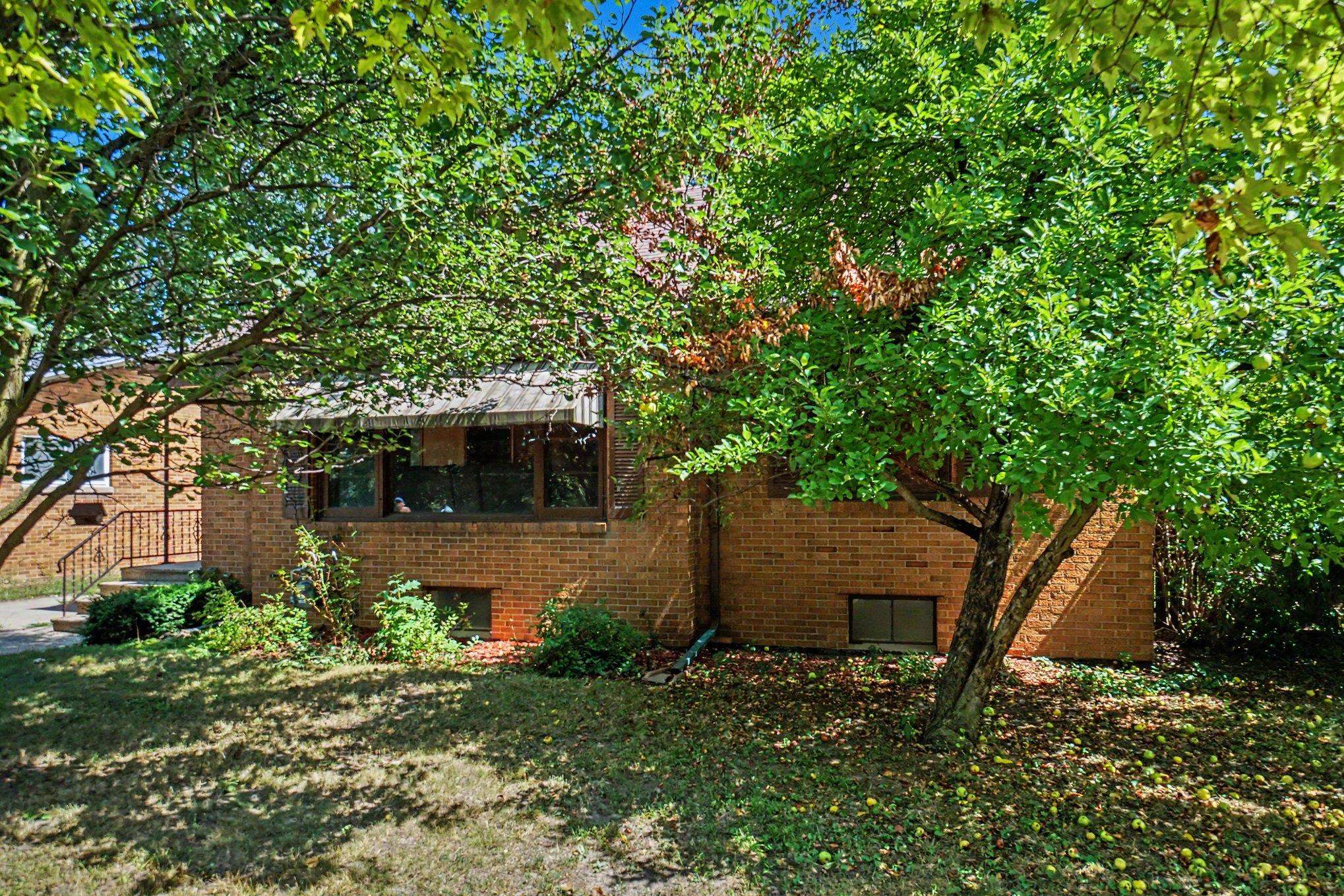 706 Loessel Court