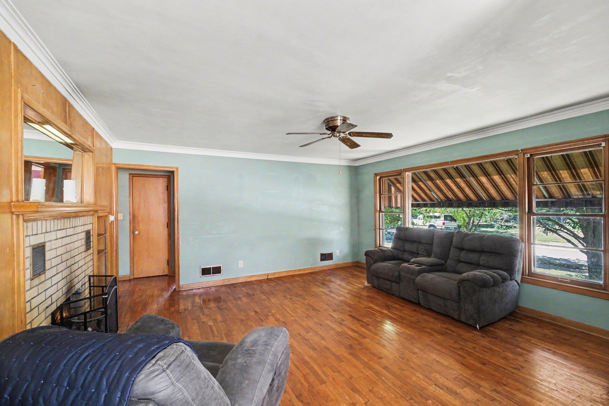706 Loessel Court