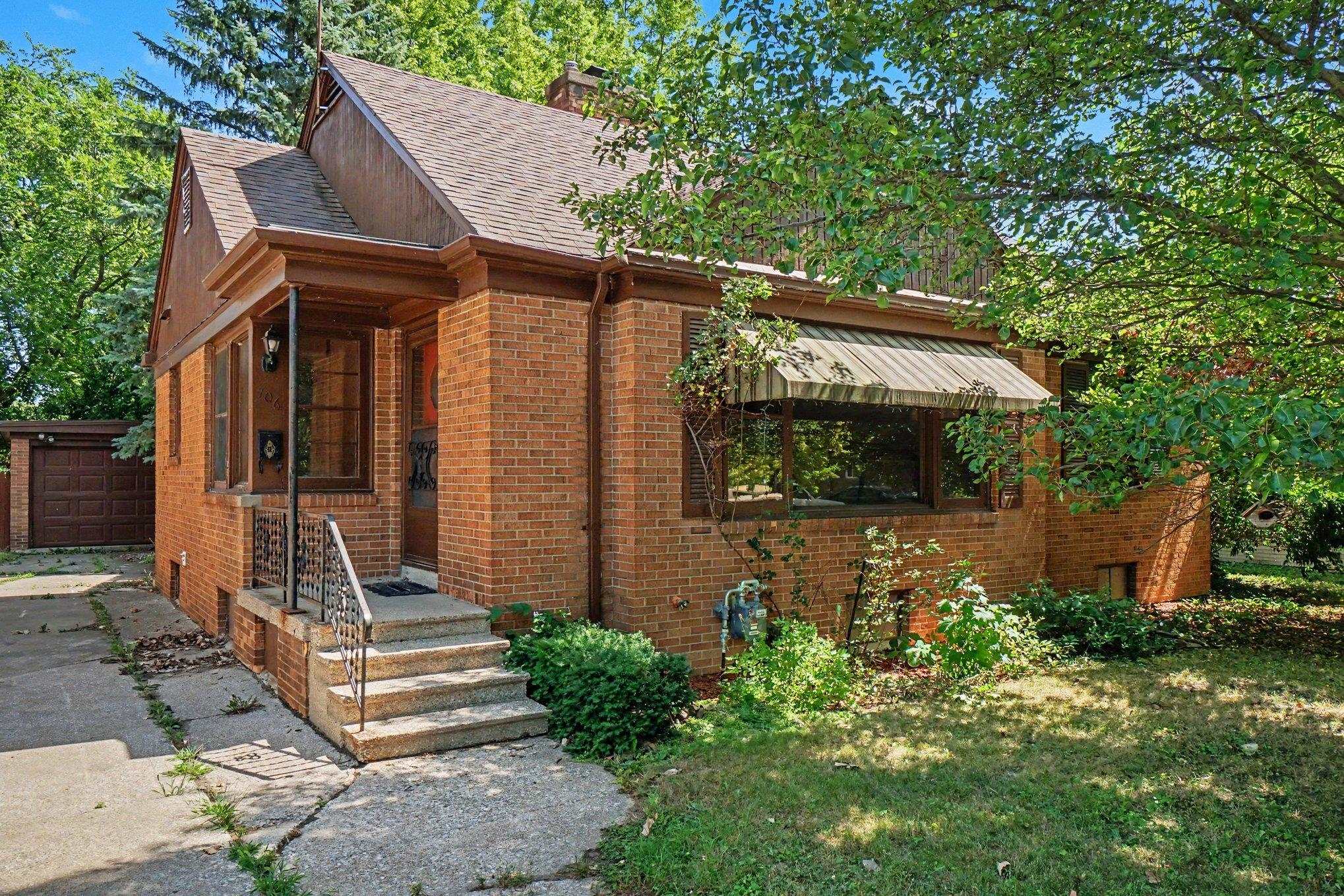 706 Loessel Court