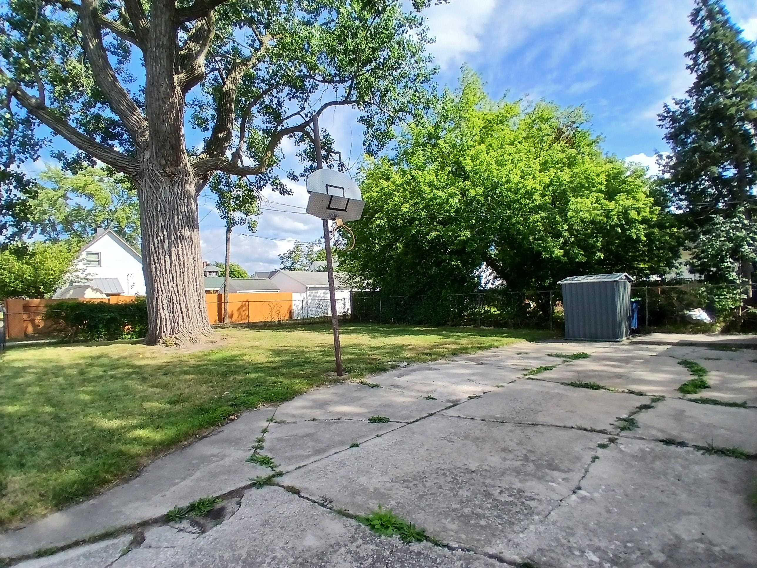 600 33rd Street