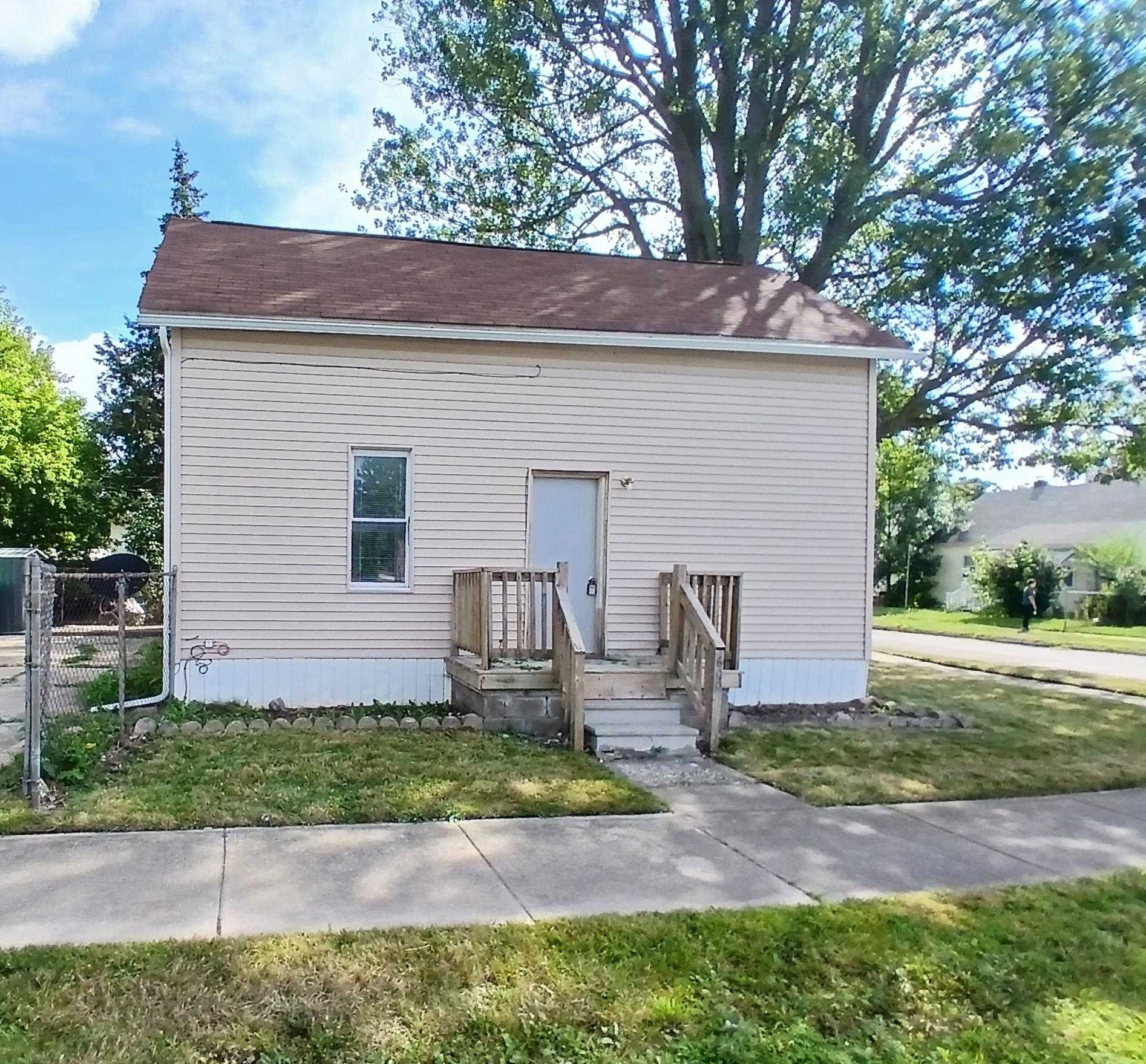 600 33rd Street
