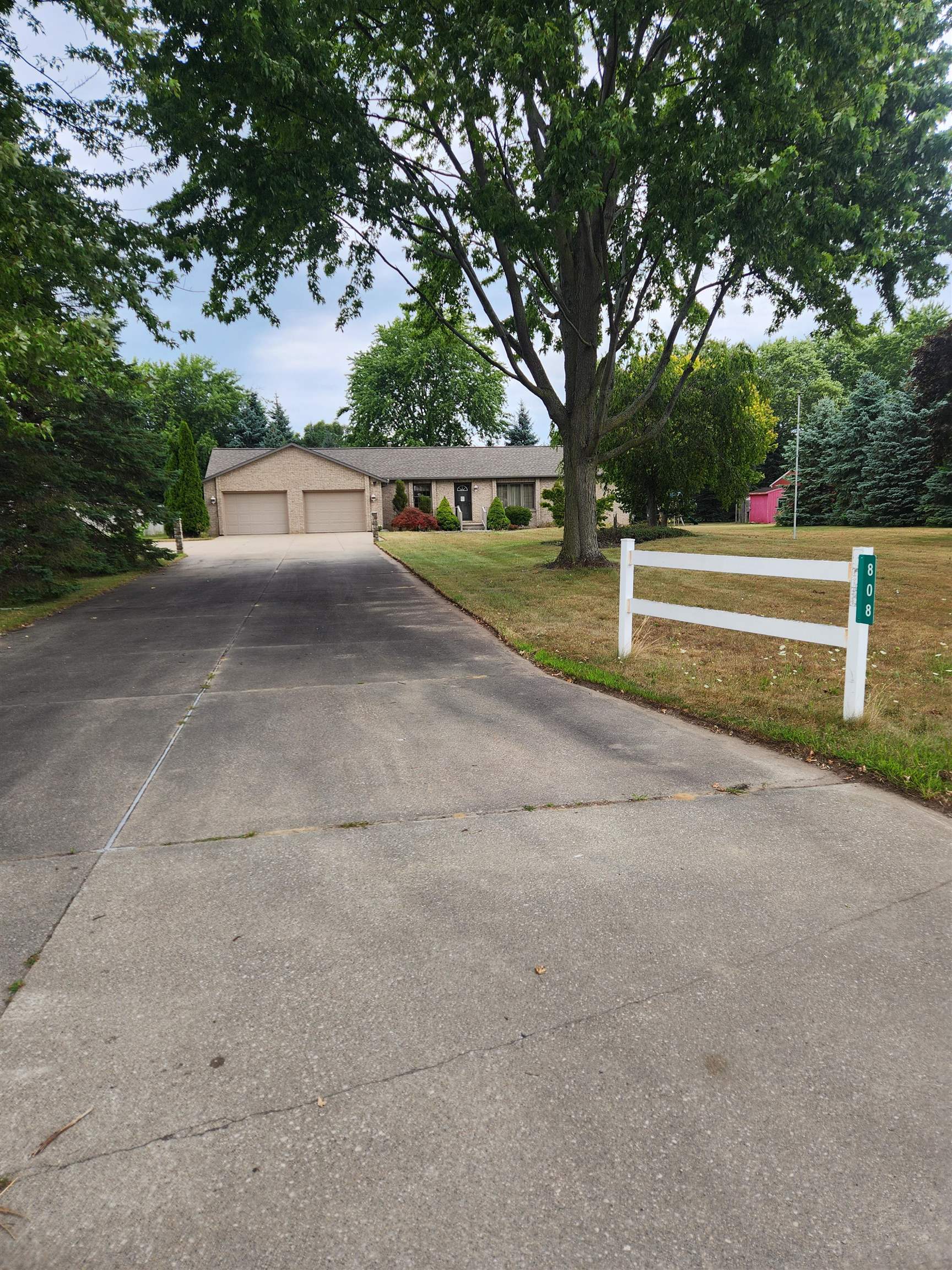 808 W Nebobish Road