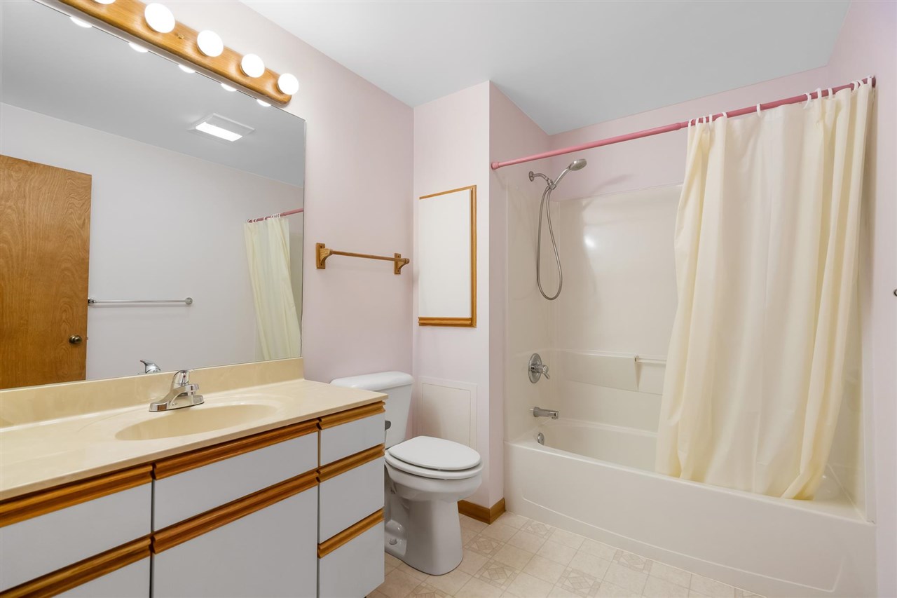 2051 Woods Lane Unit: 25