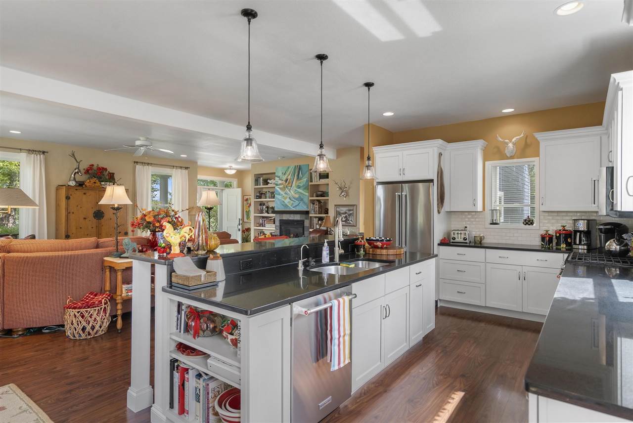 210 Crooked Tree
