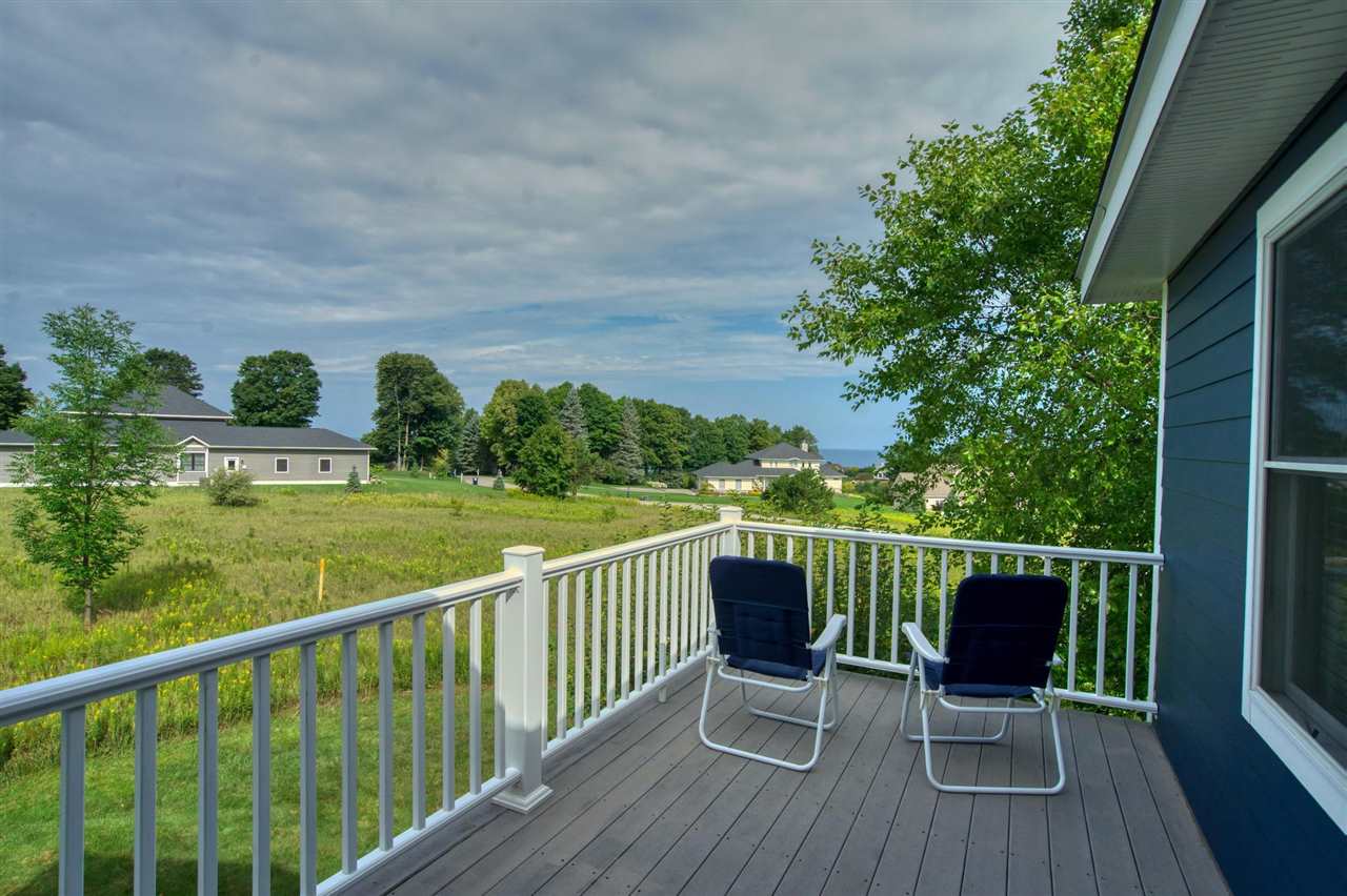 210 Crooked Tree