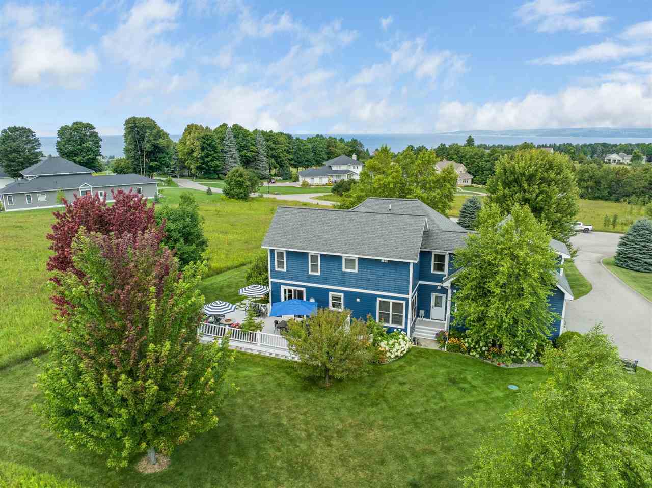 210 Crooked Tree