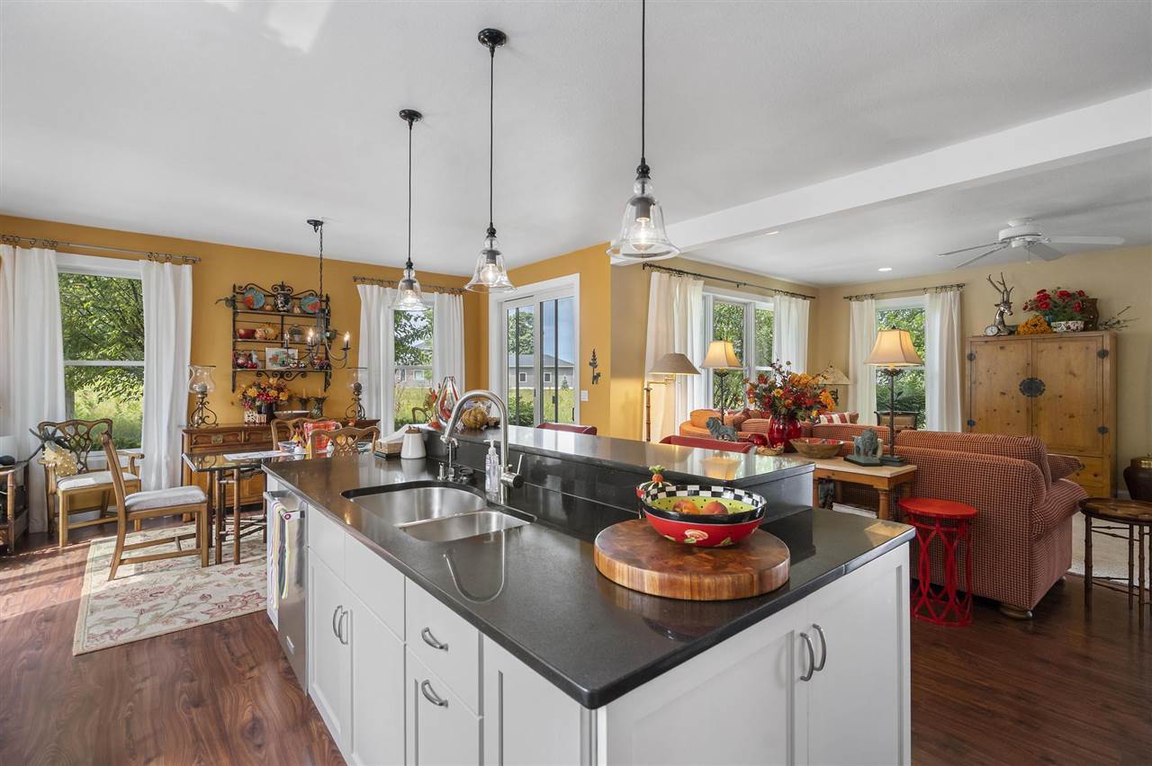 210 Crooked Tree