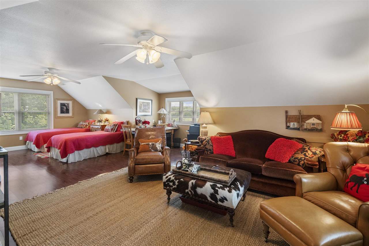 210 Crooked Tree