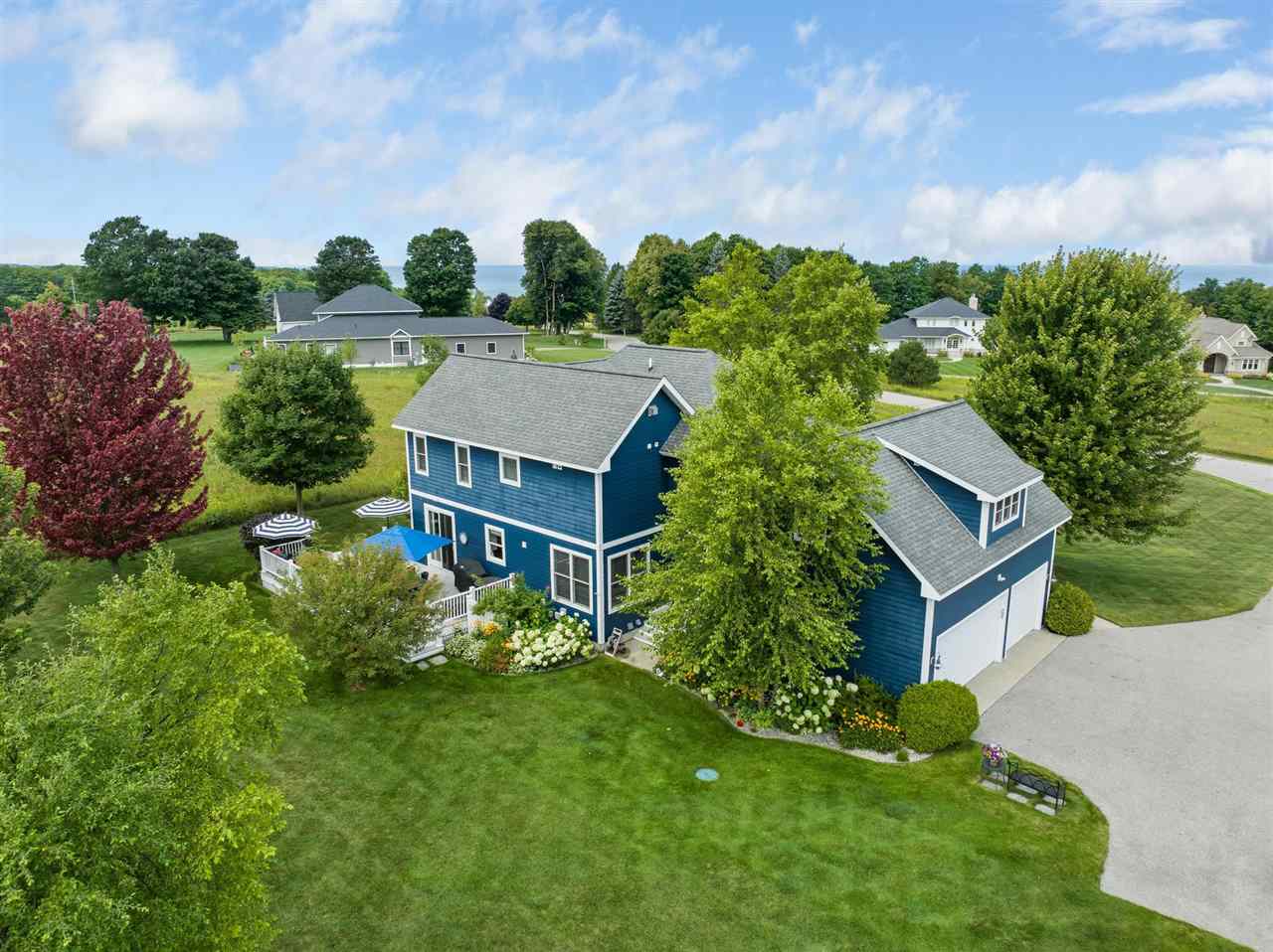 210 Crooked Tree
