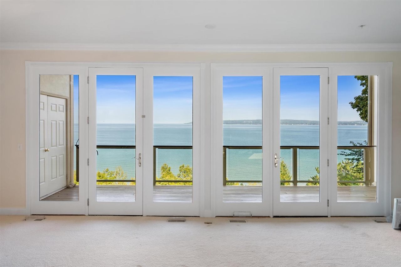 1142 Charlevoix Avenue Unit: 2
