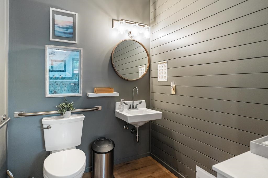 1982 E Mitchell Road