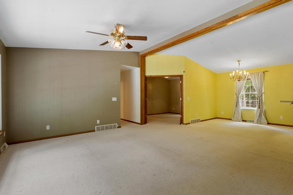 7850 Forest Lane