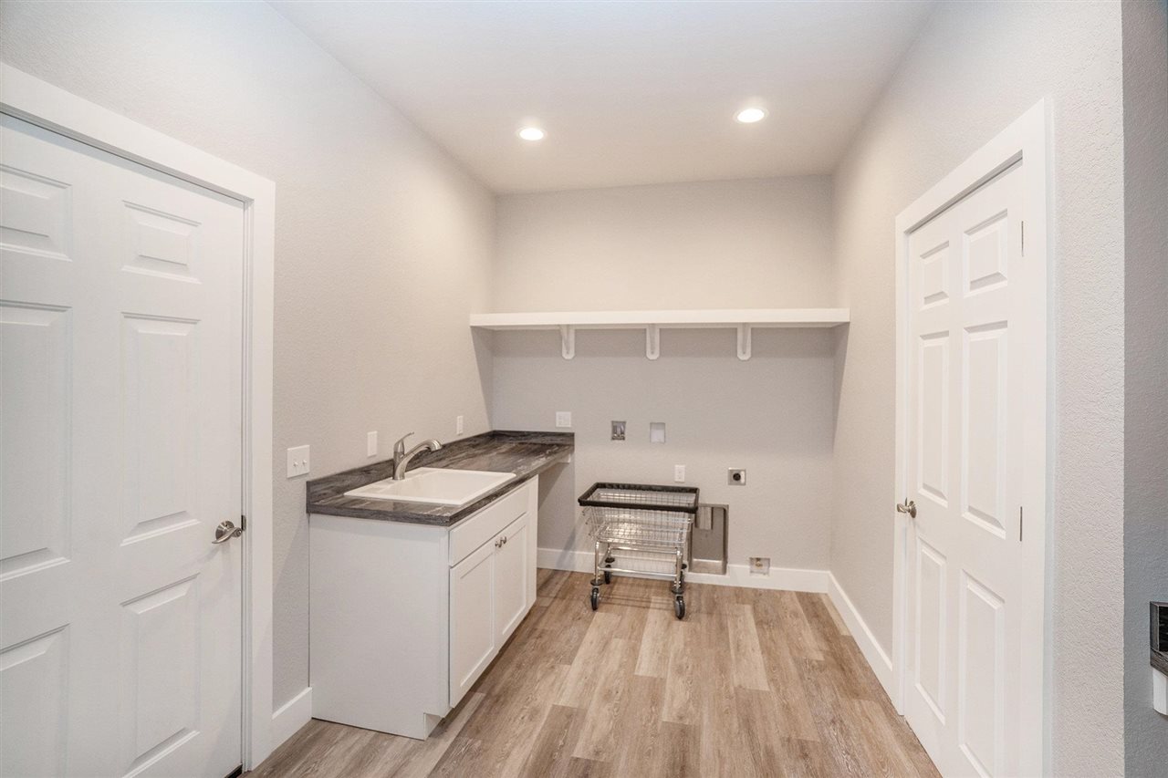 705 Maple Creek