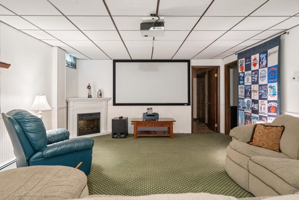 1051 Hoffman