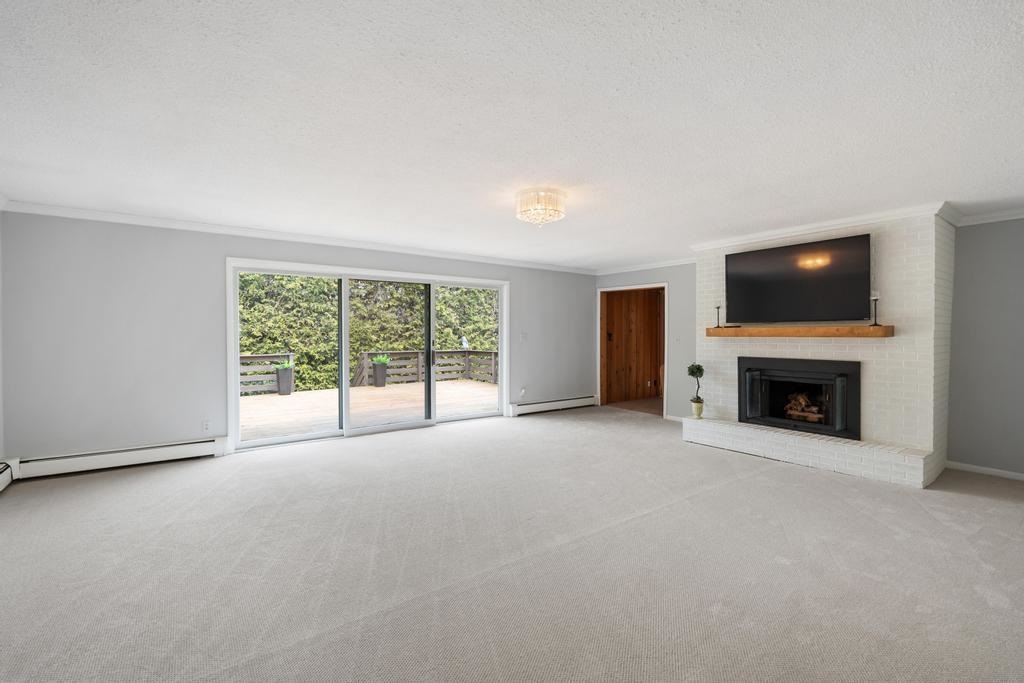 1051 Hoffman