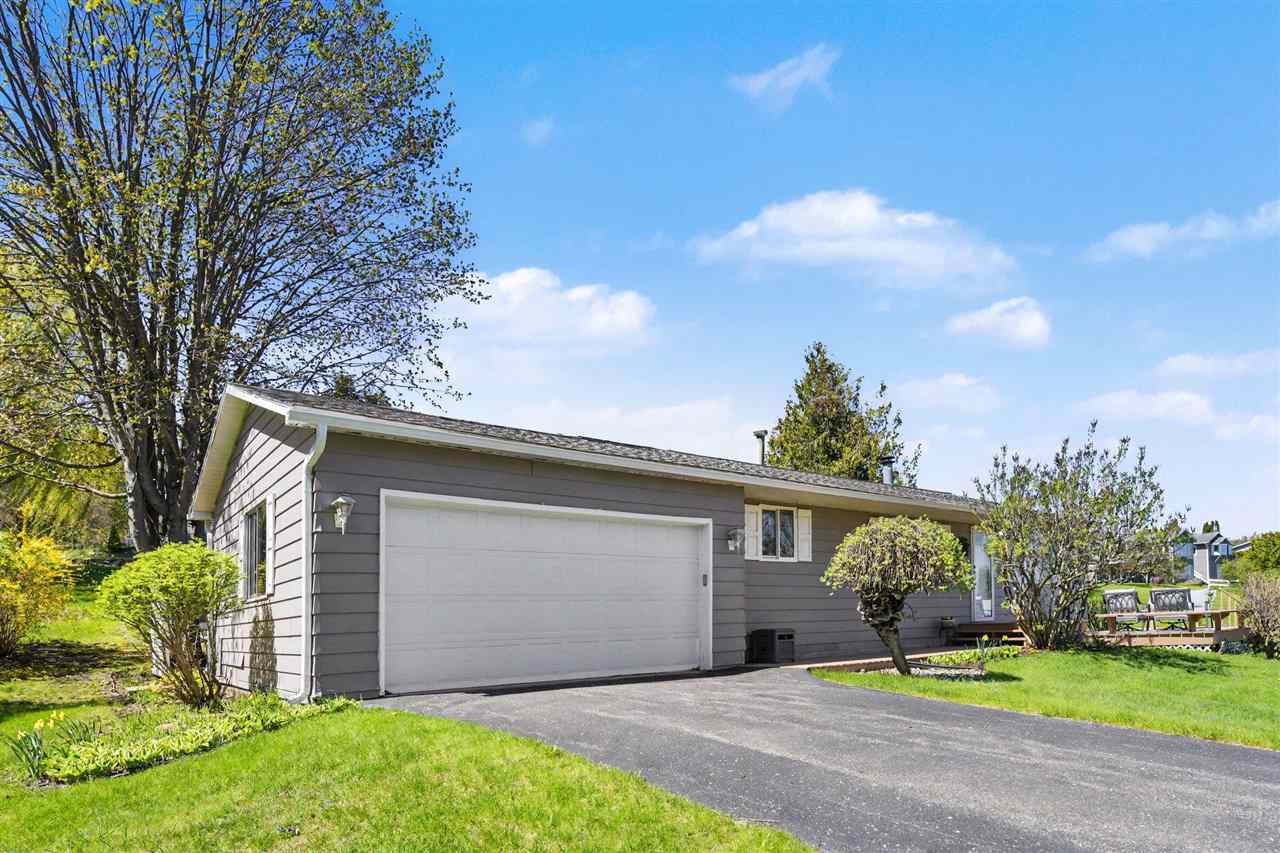 855 Country Lane