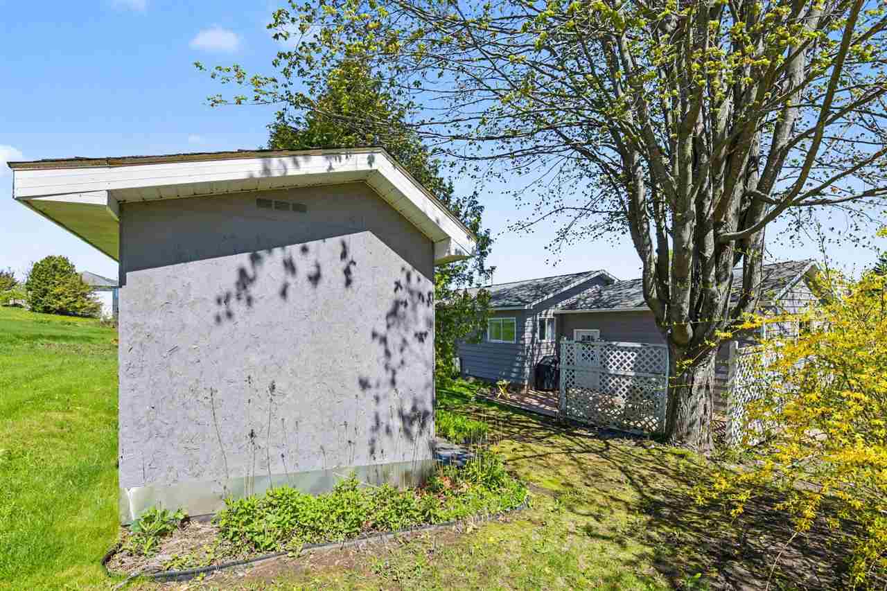855 Country Lane