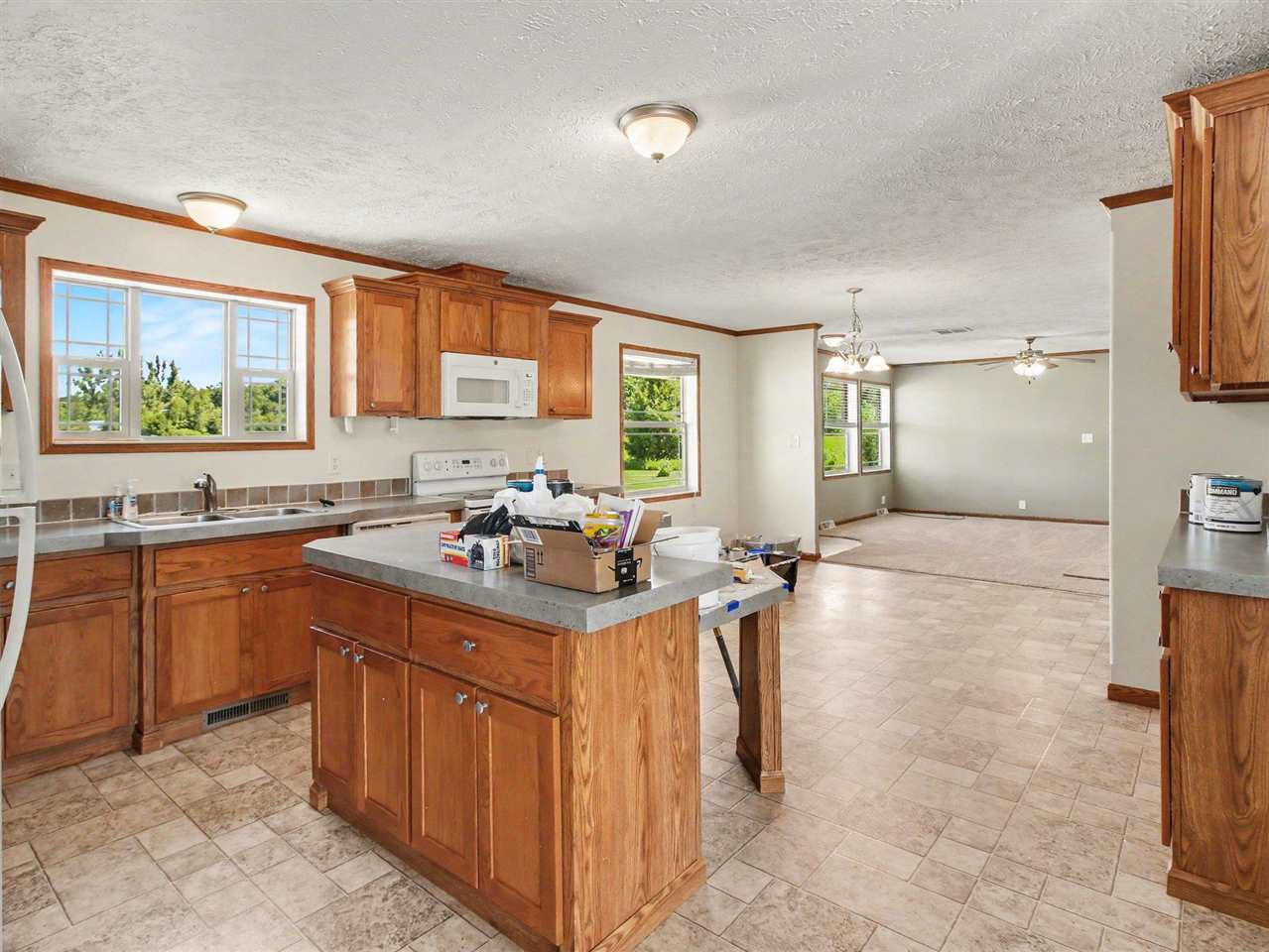 5076 Horseshoe Trail