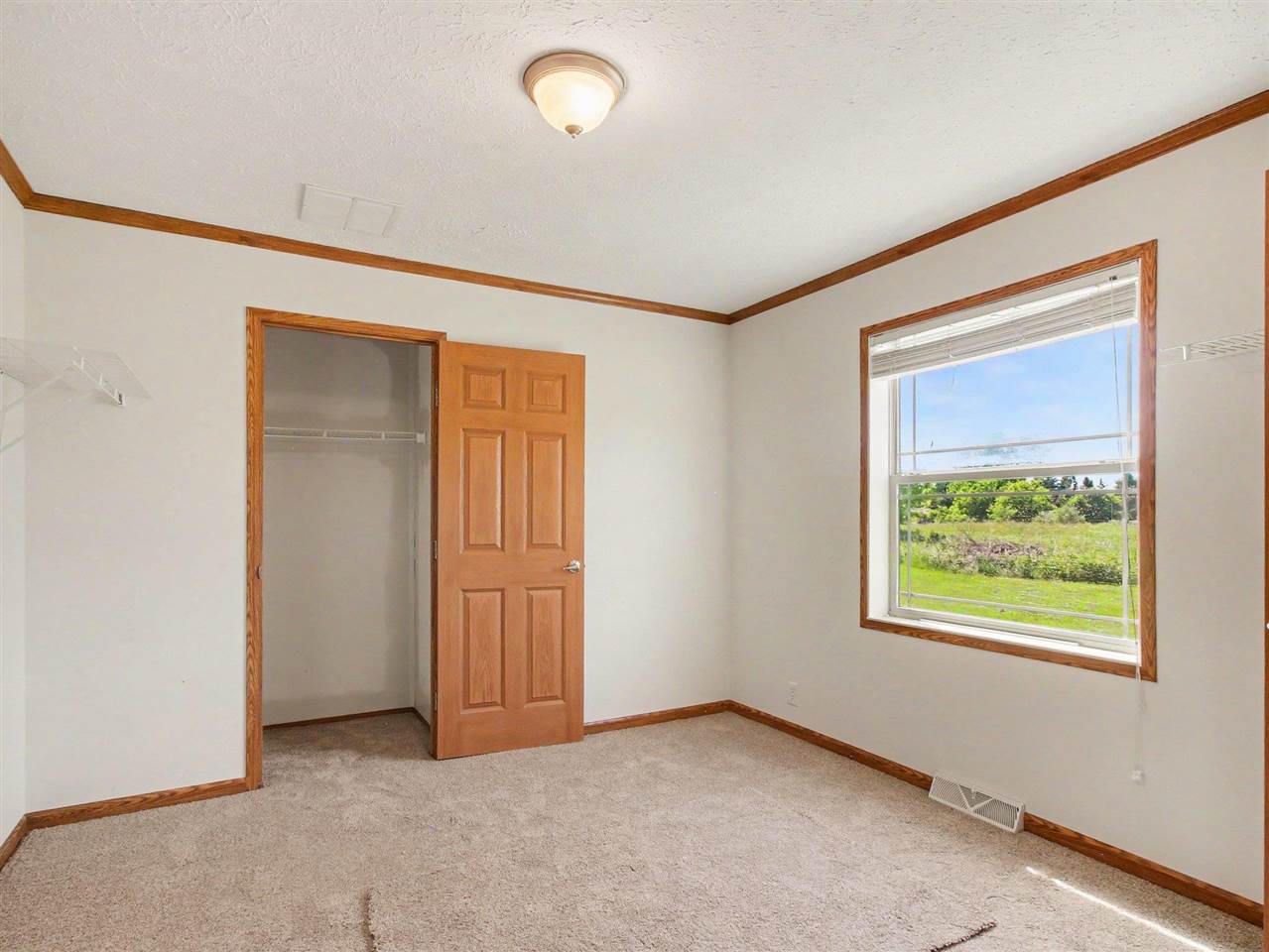 5076 Horseshoe Trail