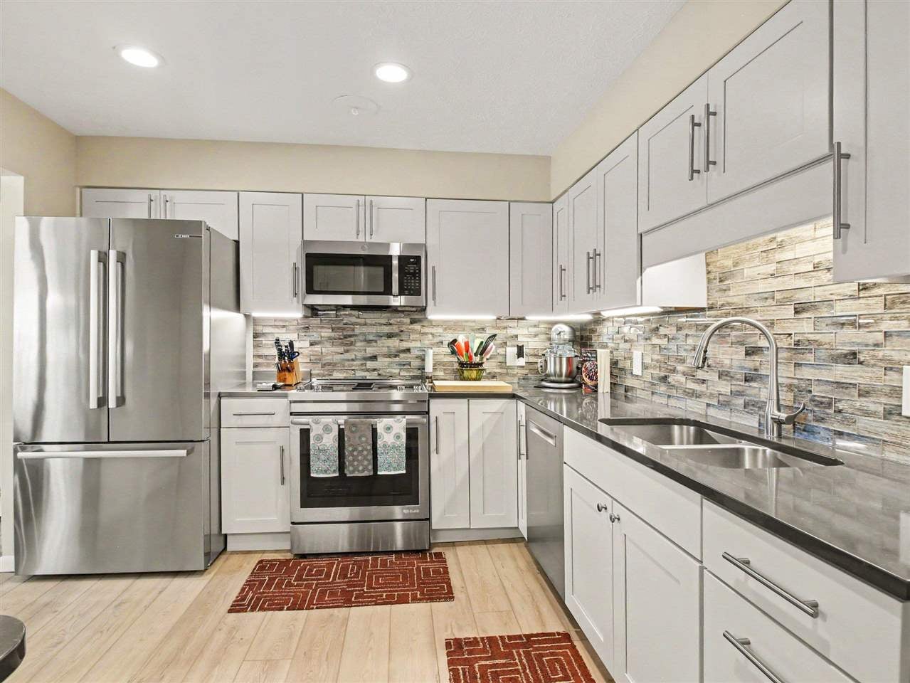 1287 LaChaumier Drive Unit: 5