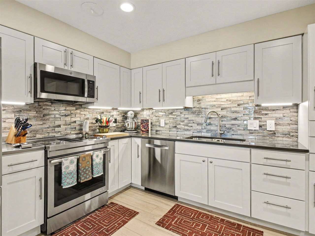 1287 LaChaumier Drive Unit: 5
