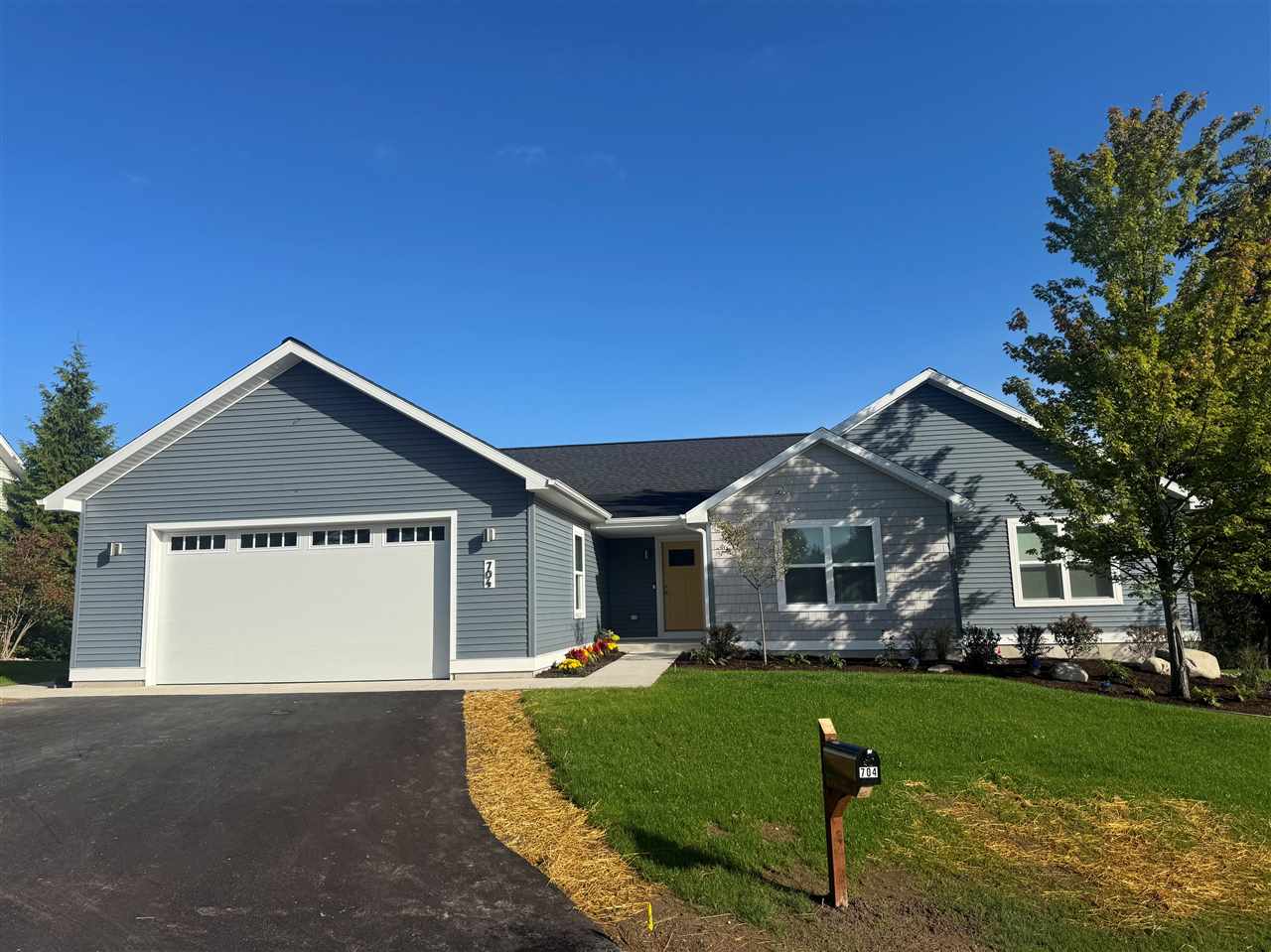 704 Maple Creek