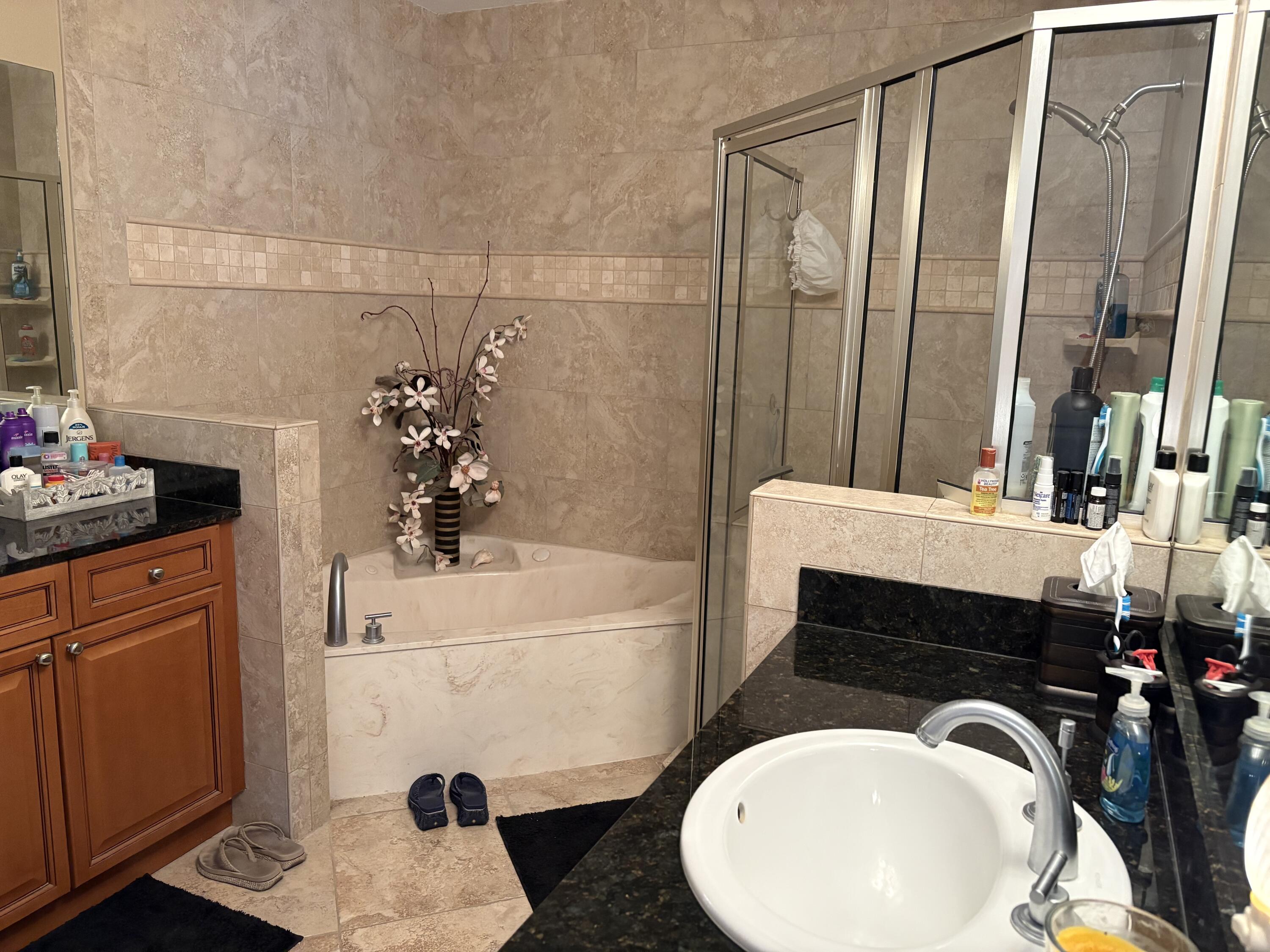 211 Durango Road, 414