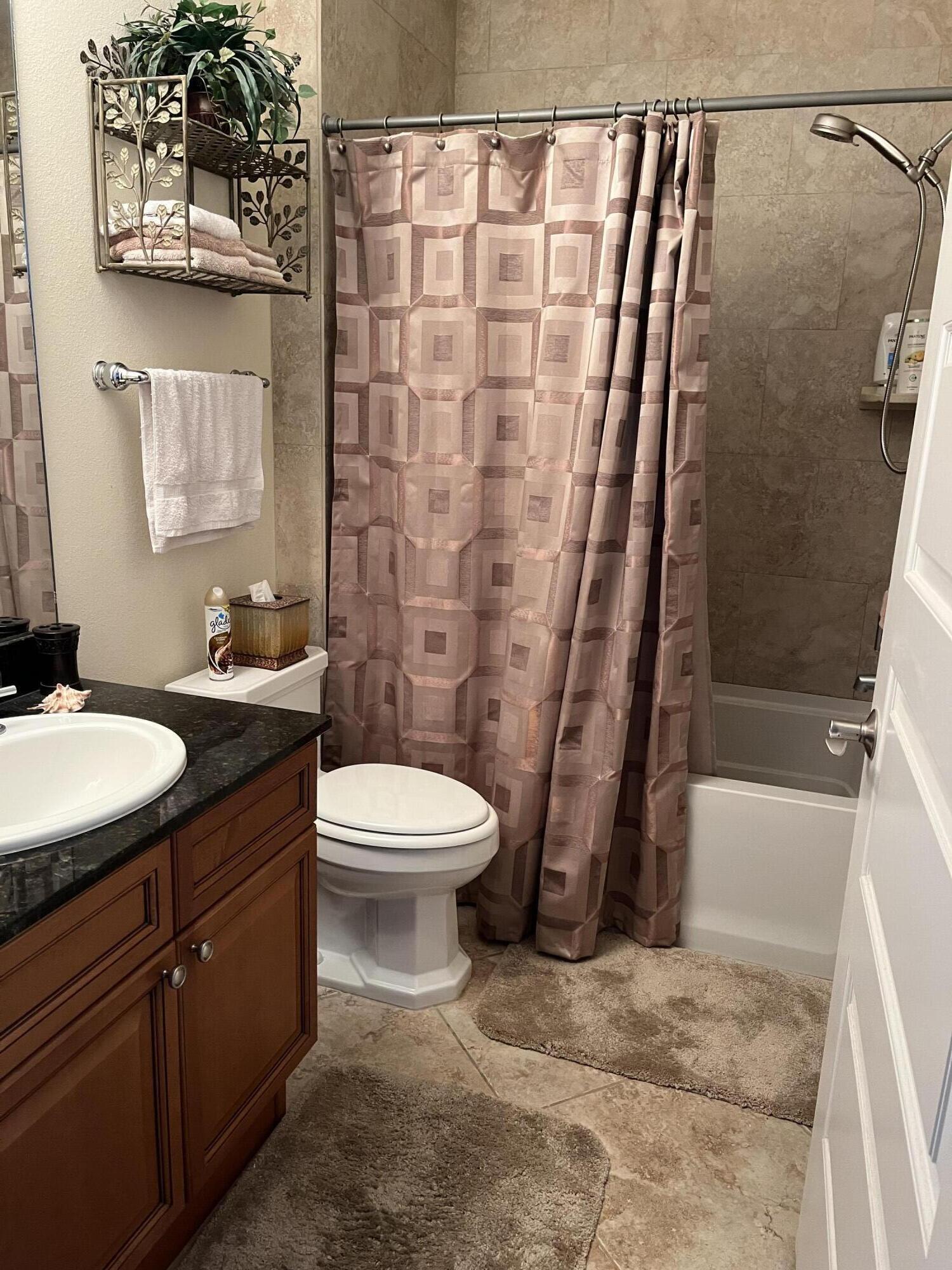 211 Durango Road, 414