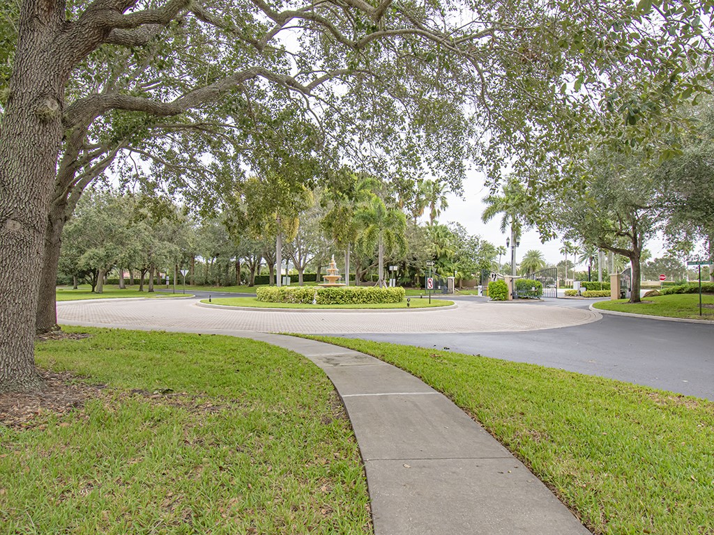 1610 N 42nd Circle 105