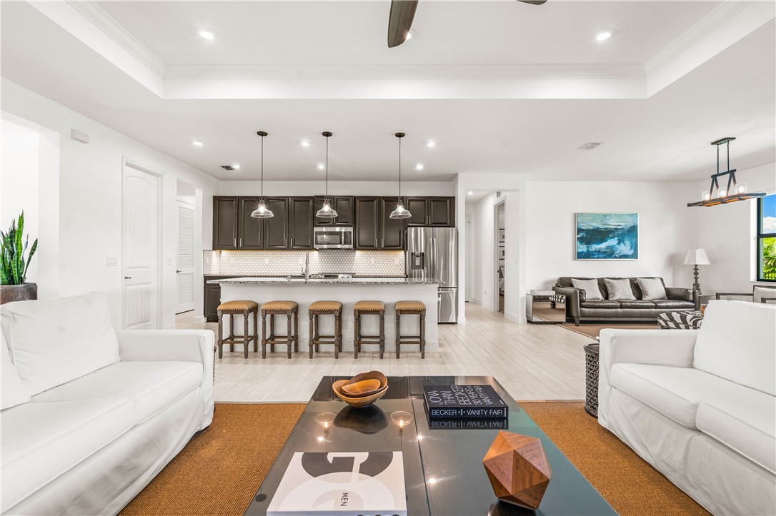 6331 Arcadia Square