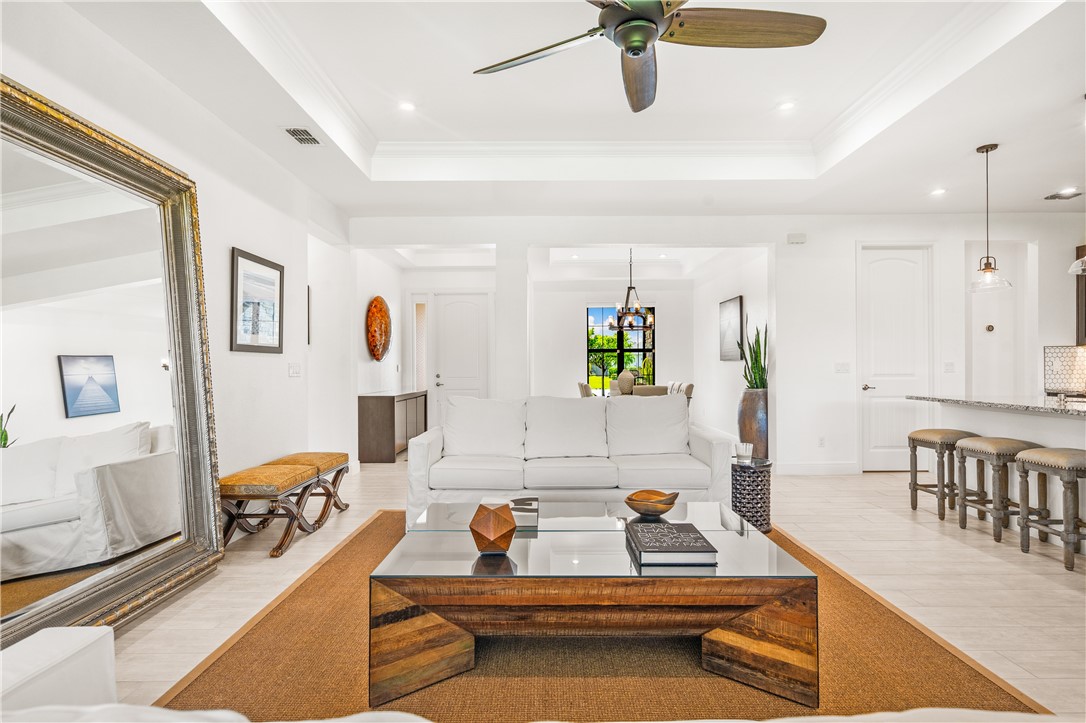 6331 Arcadia Square