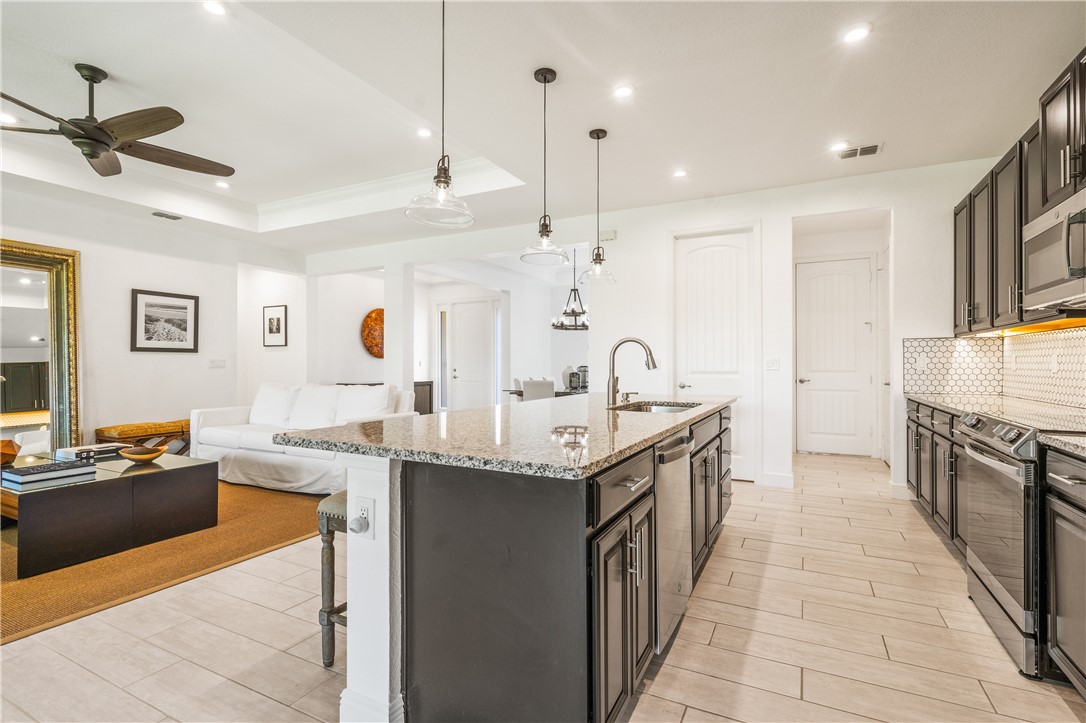 6331 Arcadia Square