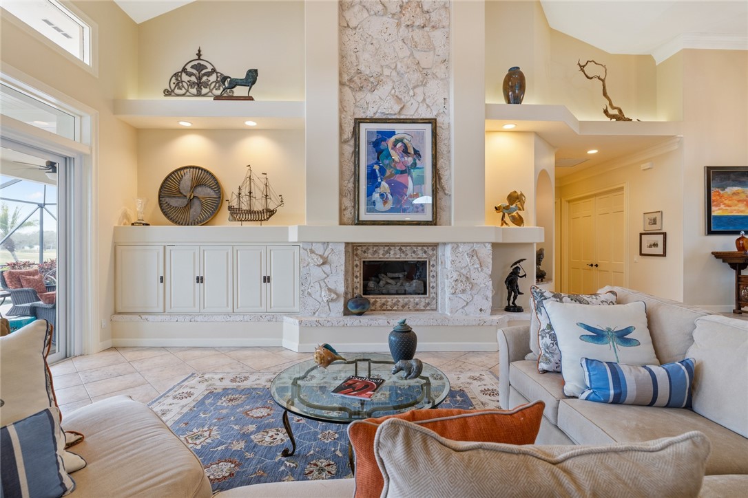 1885 Paseo Del Lago Lane