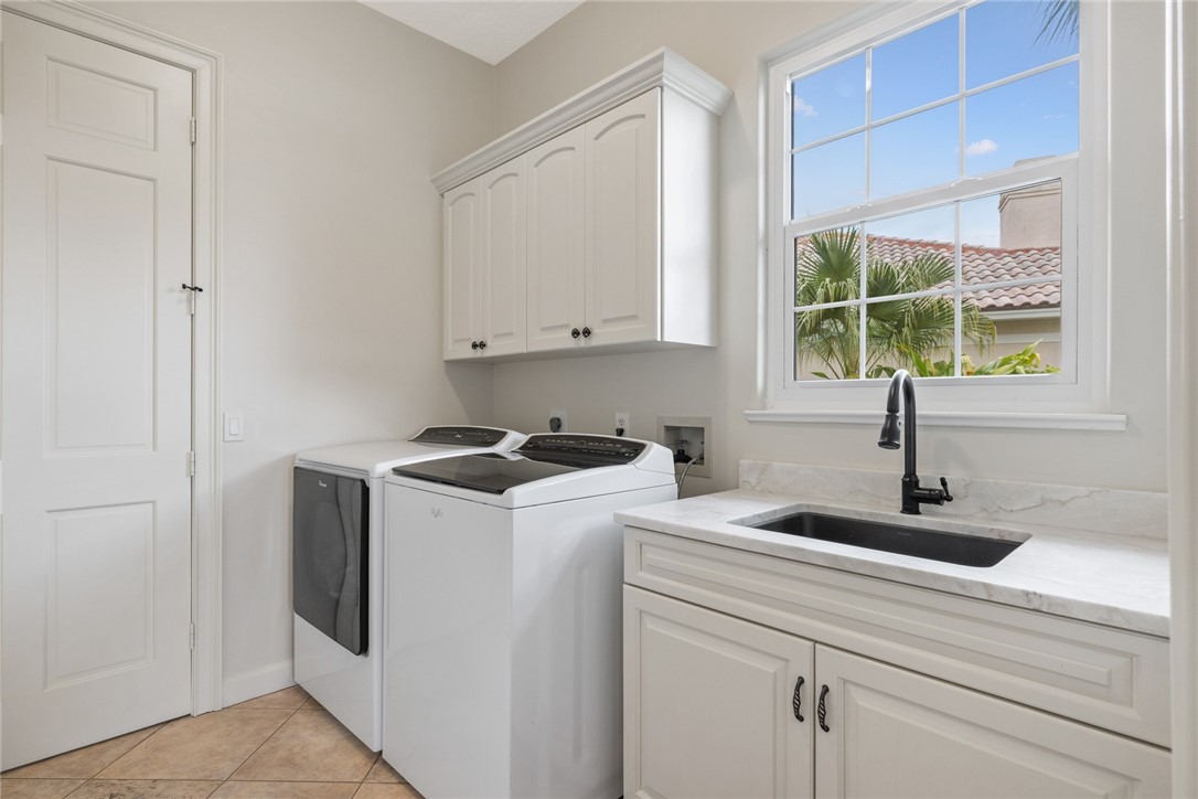 1885 Paseo Del Lago Lane