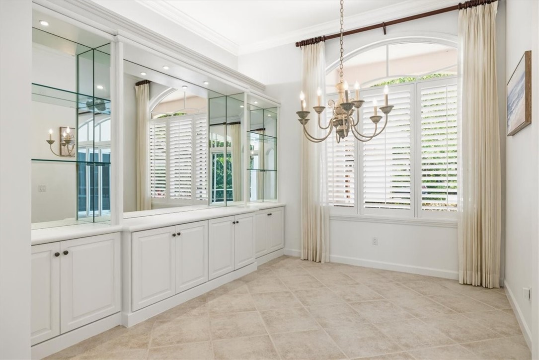 120 N White Jewel Court