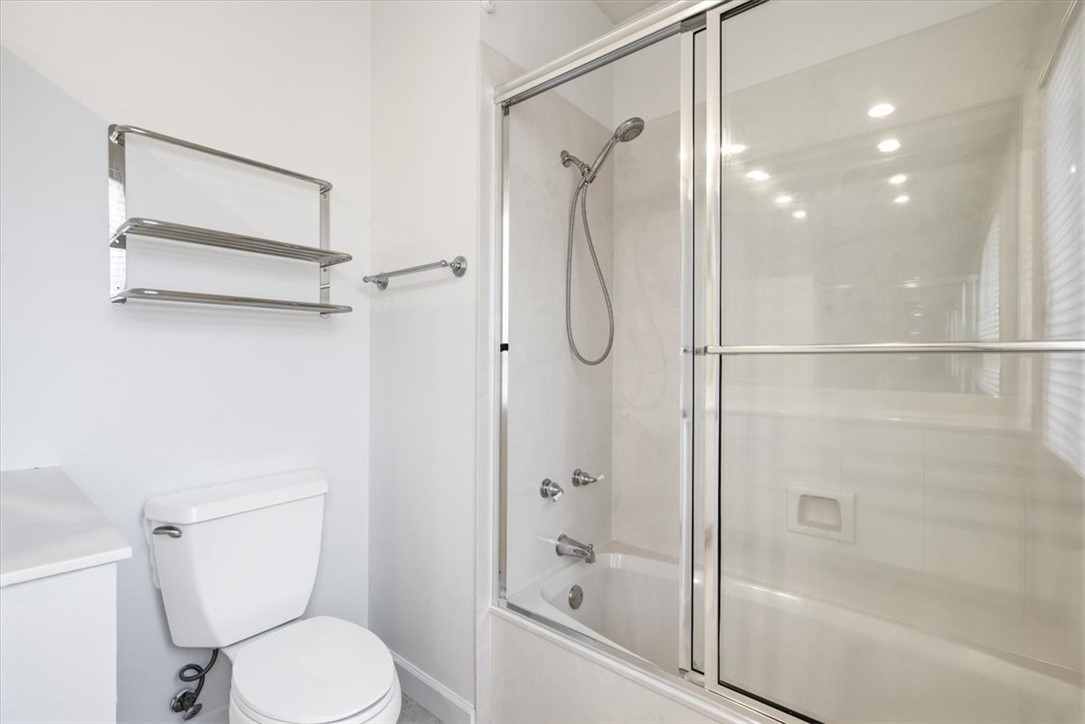 120 N White Jewel Court