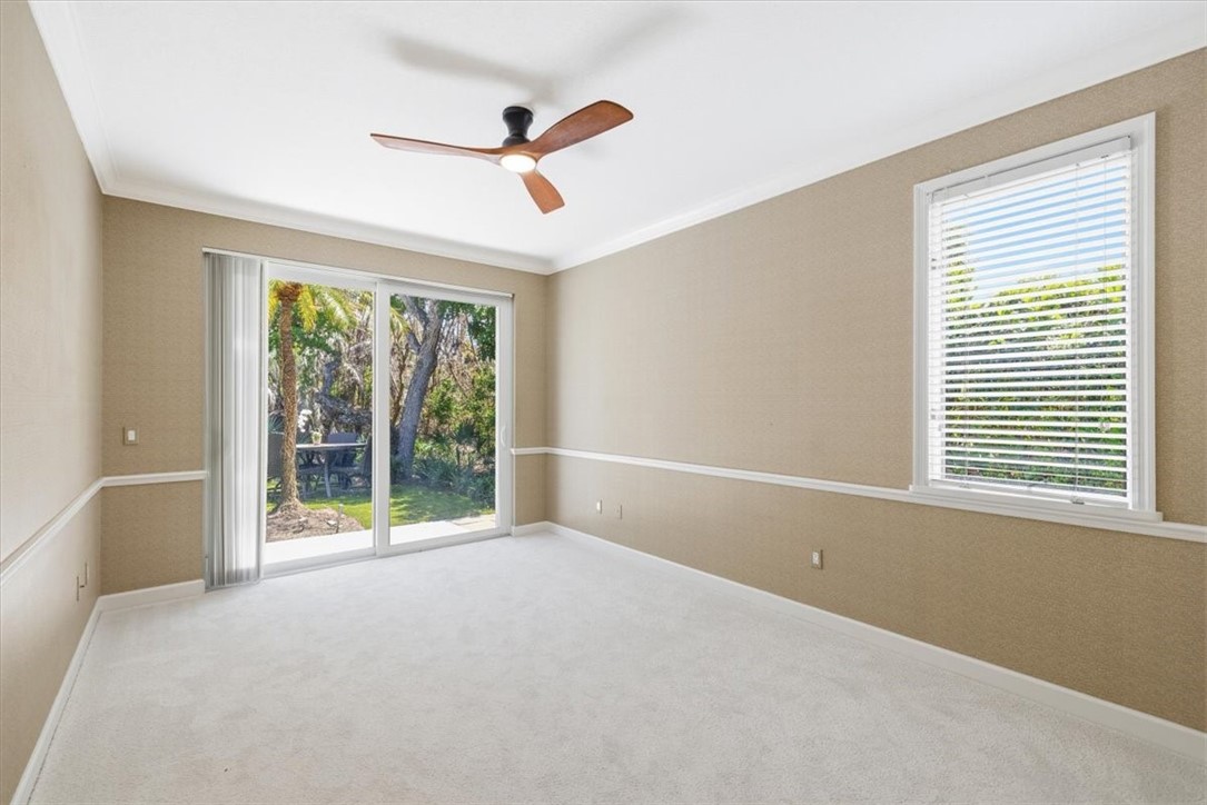 120 N White Jewel Court