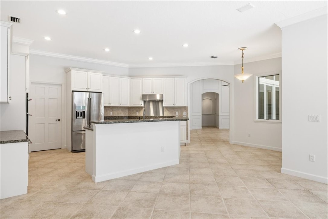 120 N White Jewel Court