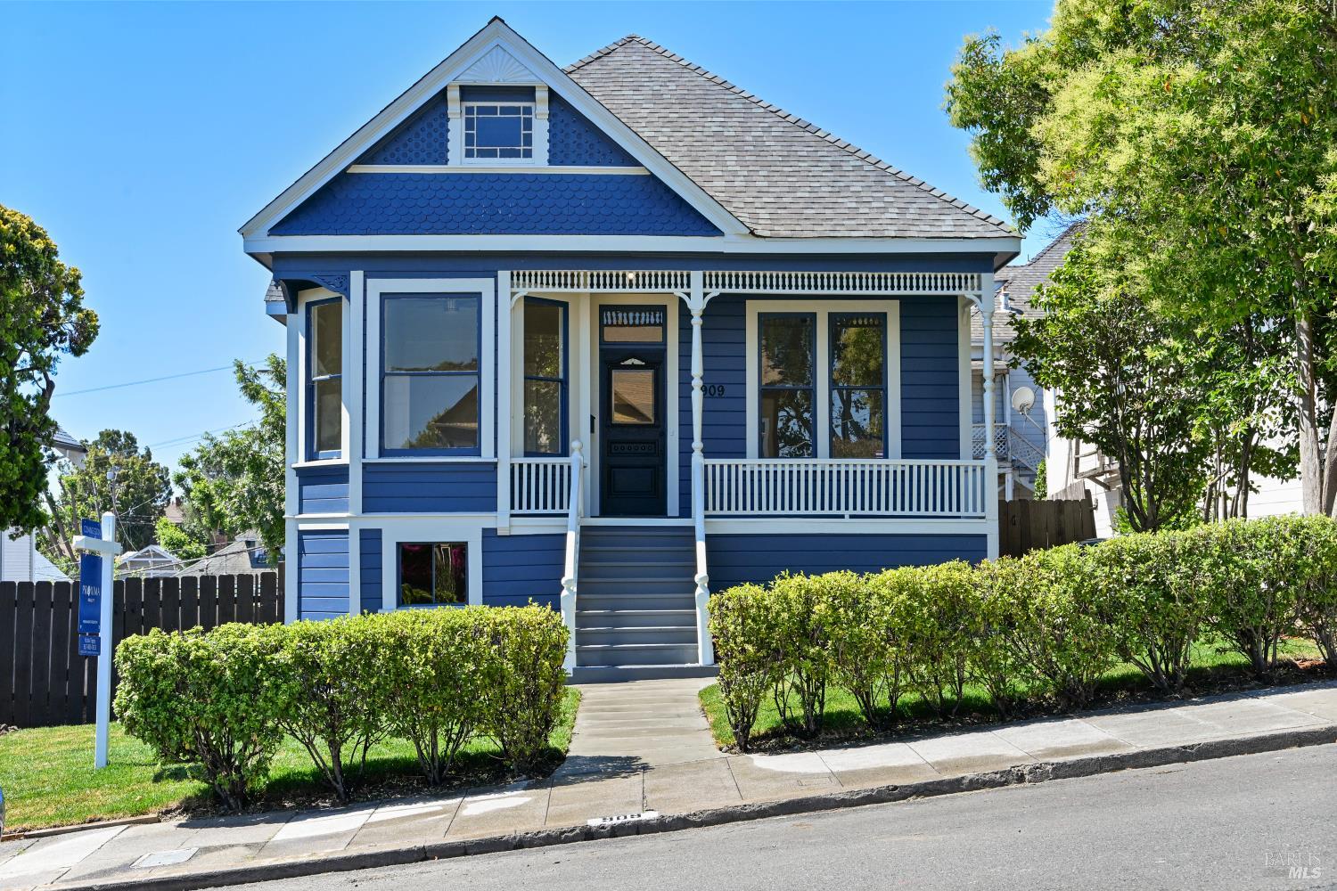 909 Capitol St