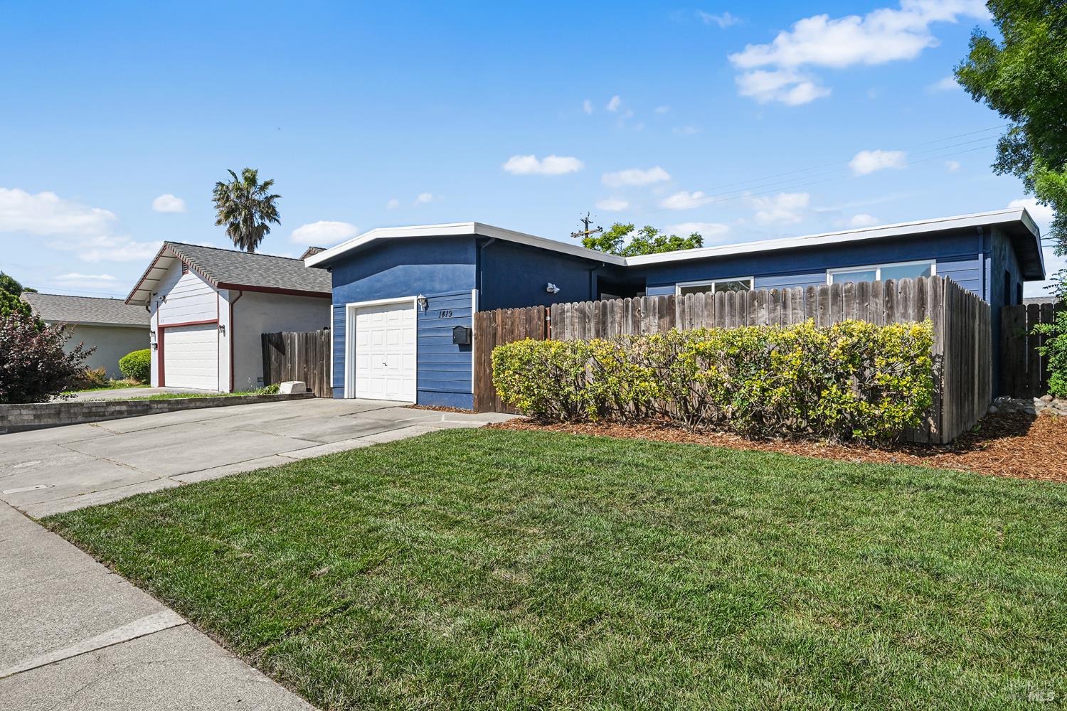 1419 Eisenhower Street