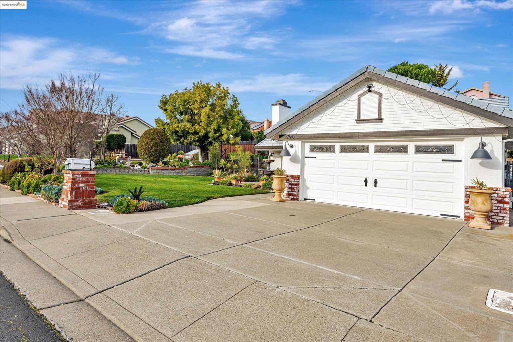 790 Britannia Dr.