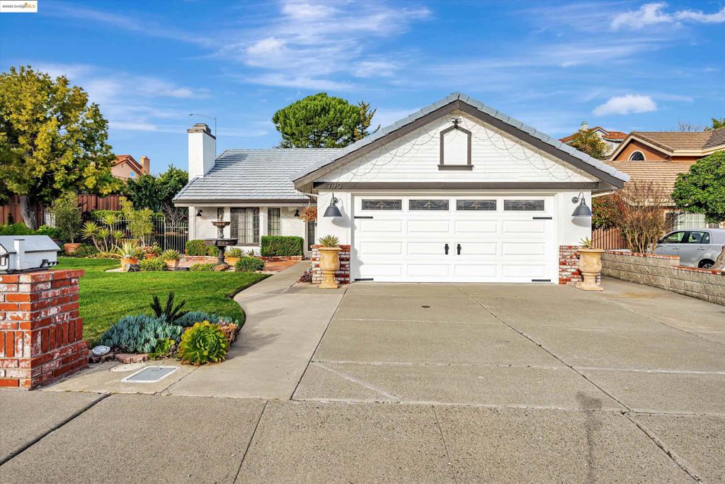 790 Britannia Dr.