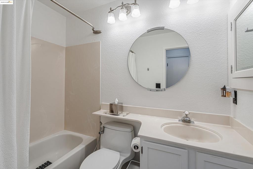 790 Britannia Dr.