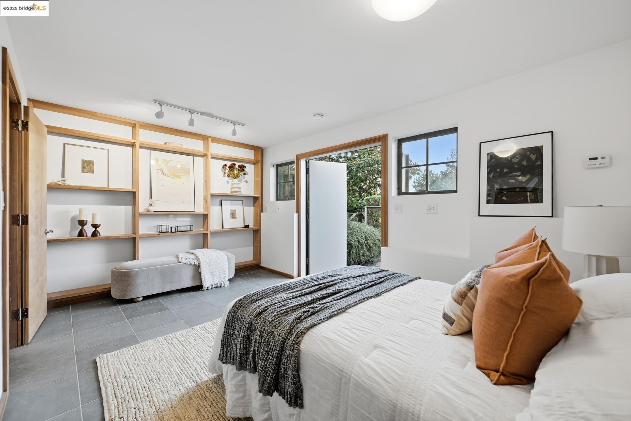 5729 Buena Vista Ave