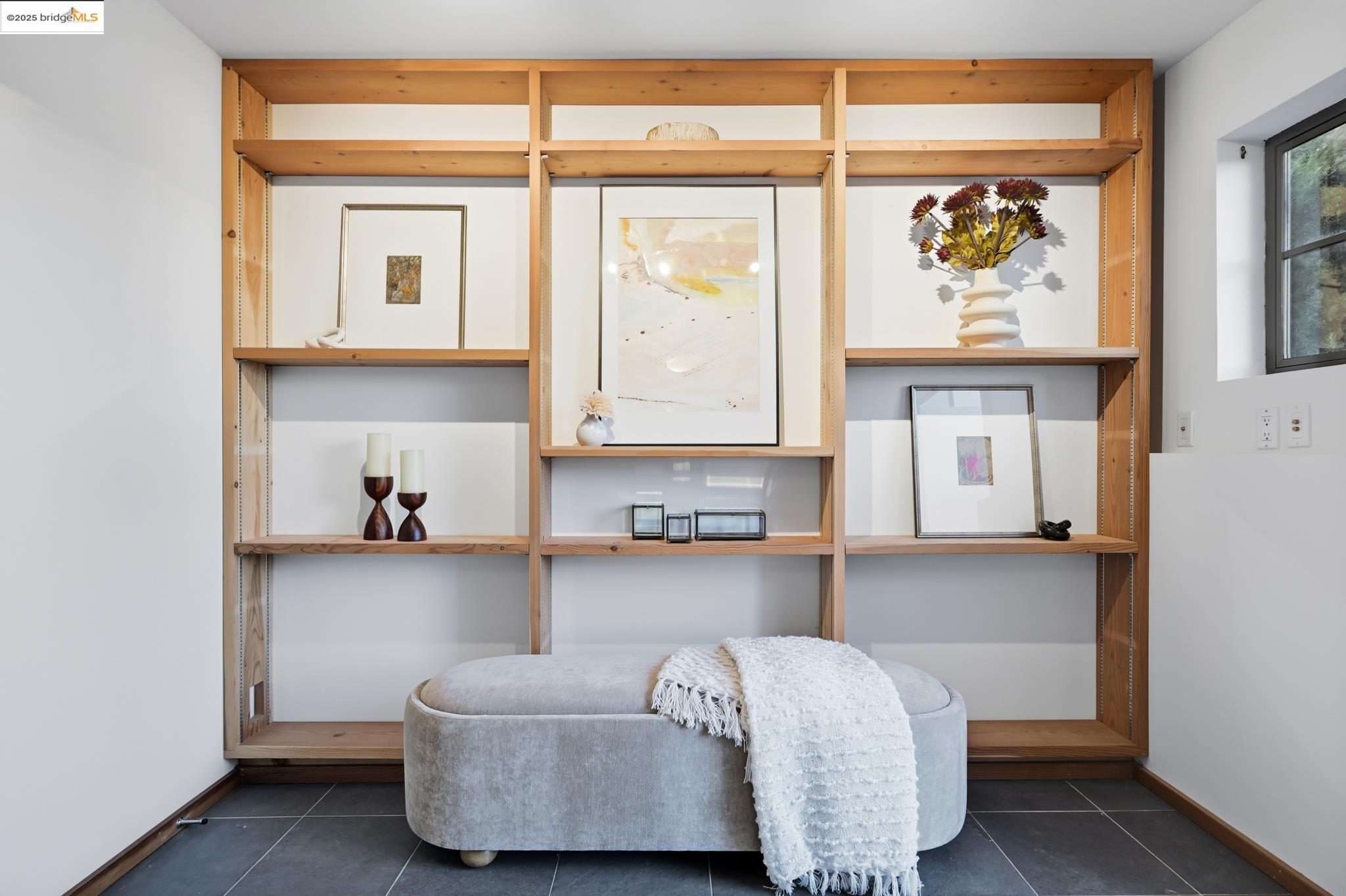 5729 Buena Vista Ave