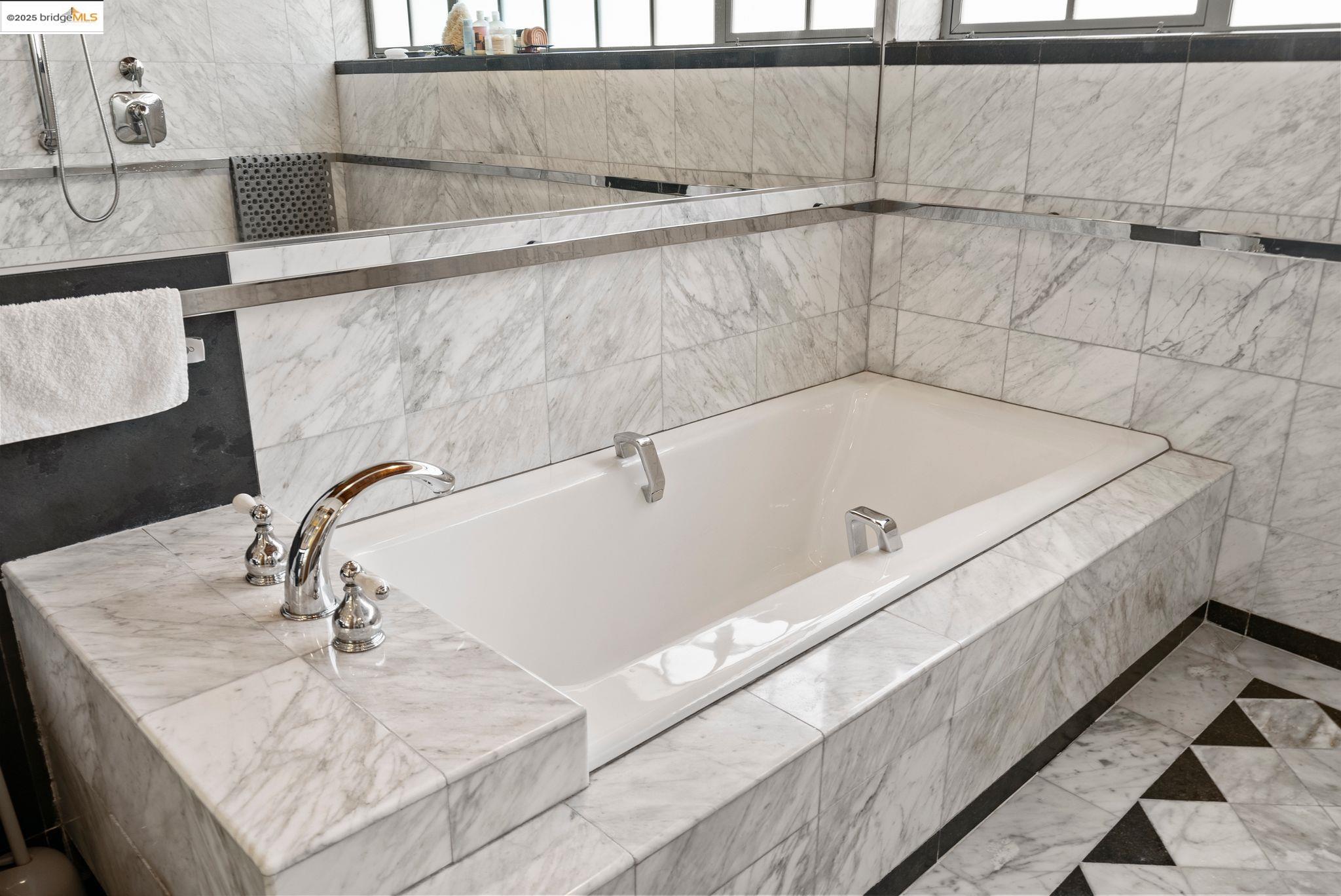 5729 Buena Vista Ave