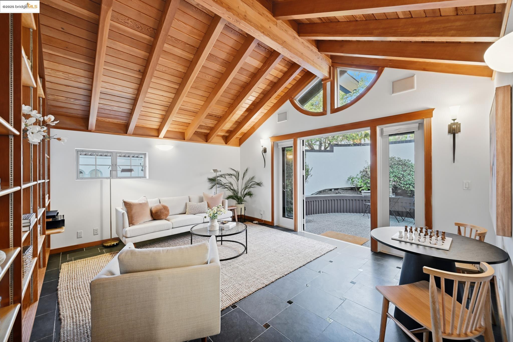 5729 Buena Vista Ave