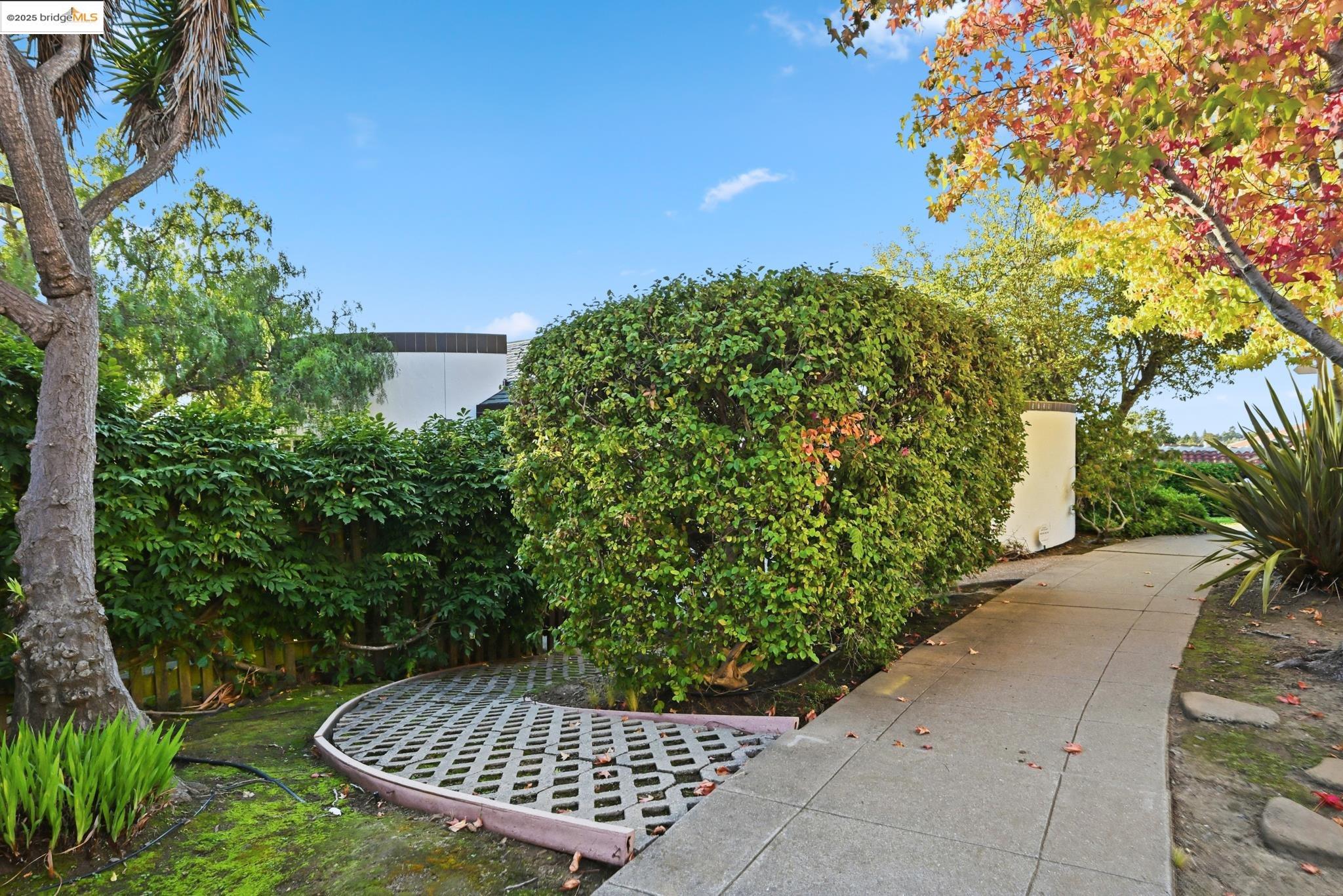 5729 Buena Vista Ave