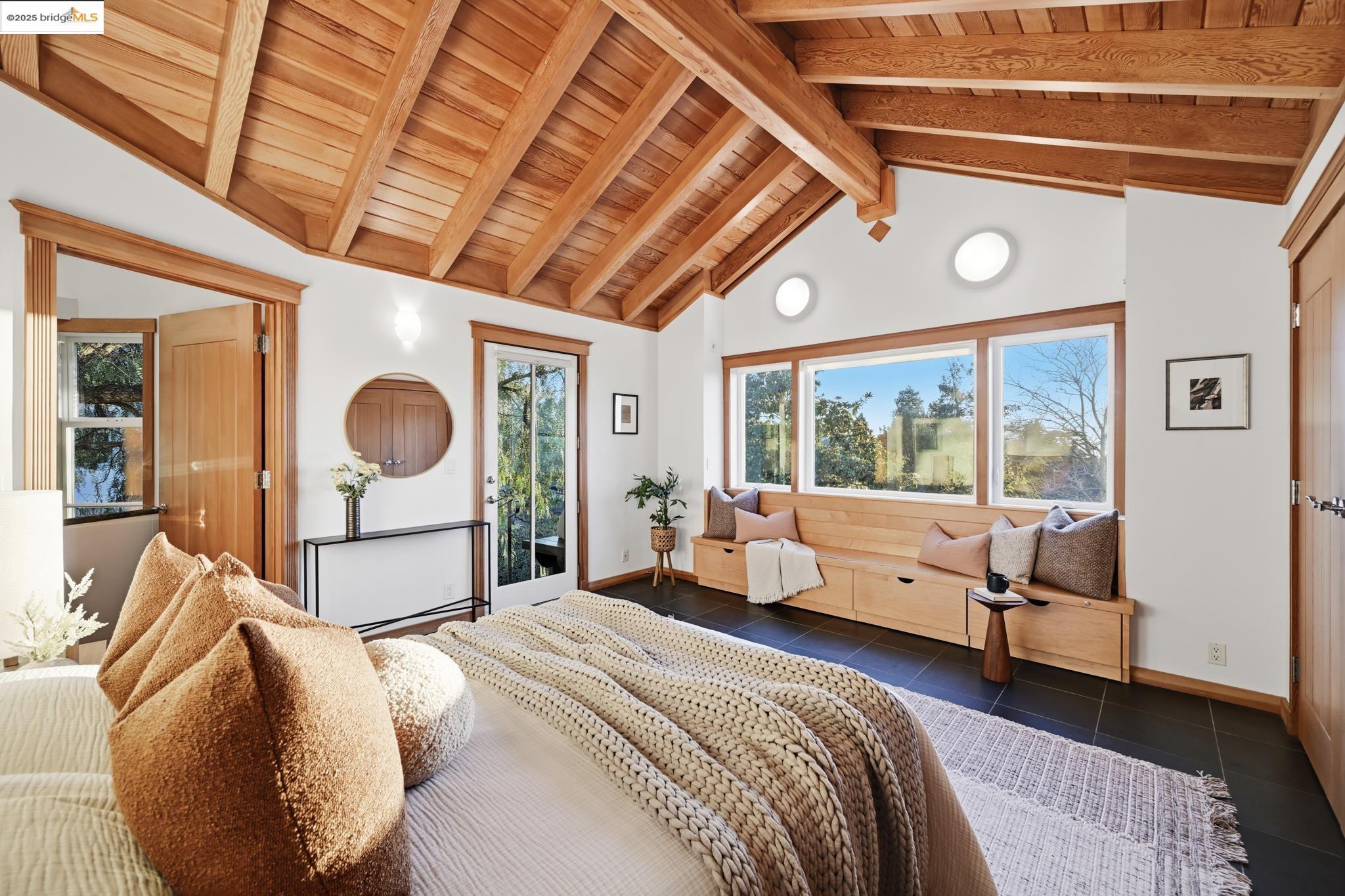 5729 Buena Vista Ave