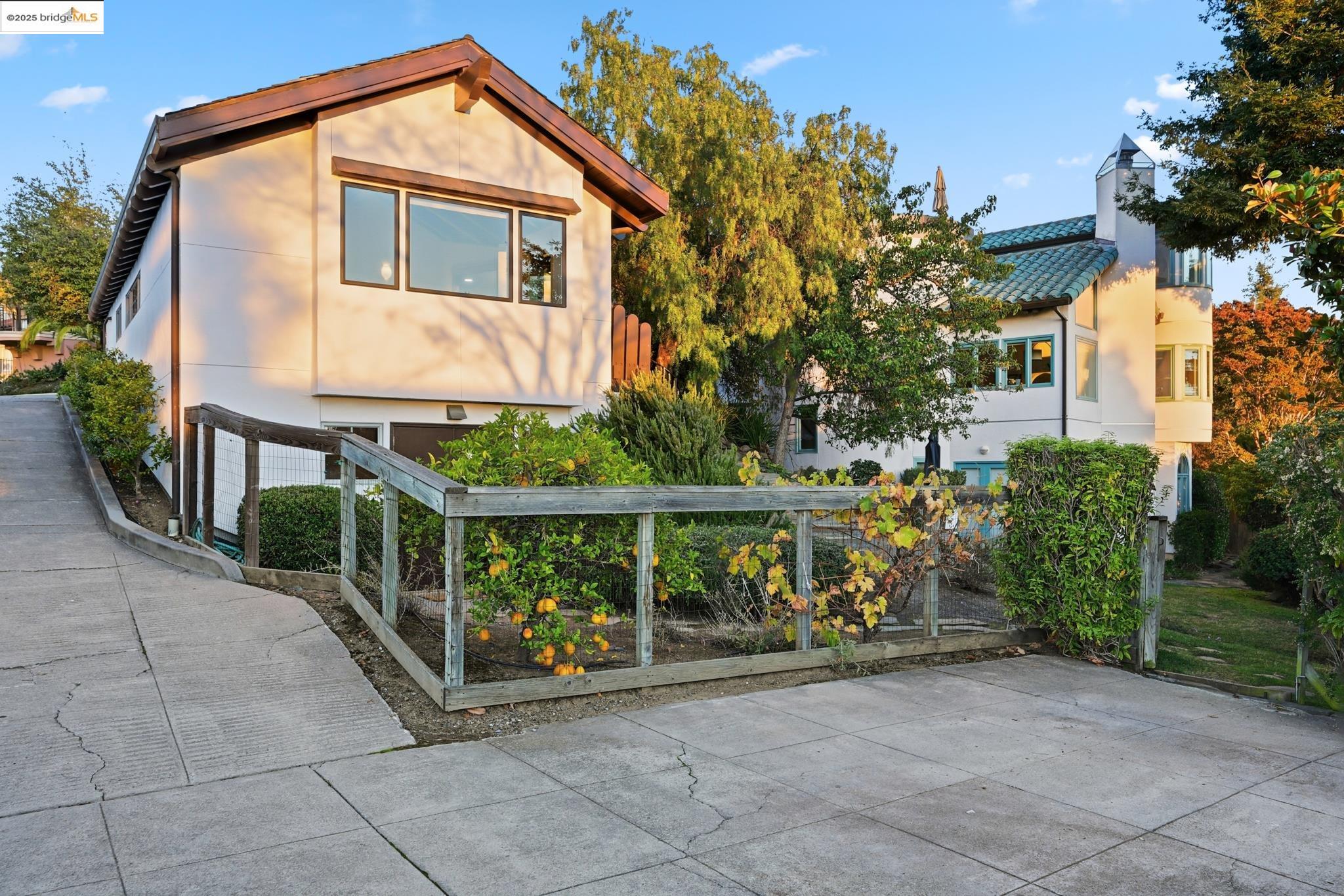 5729 Buena Vista Ave